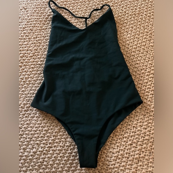 Benoa Swim Deep Green One piece - NWOT never worn - Picture 2 of 3